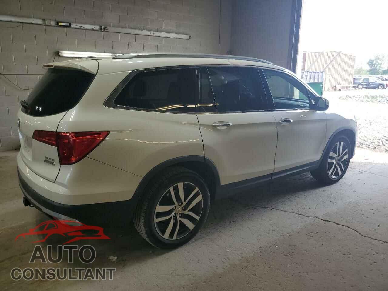 HONDA PILOT 2017 - 5FNYF6H06HB020811