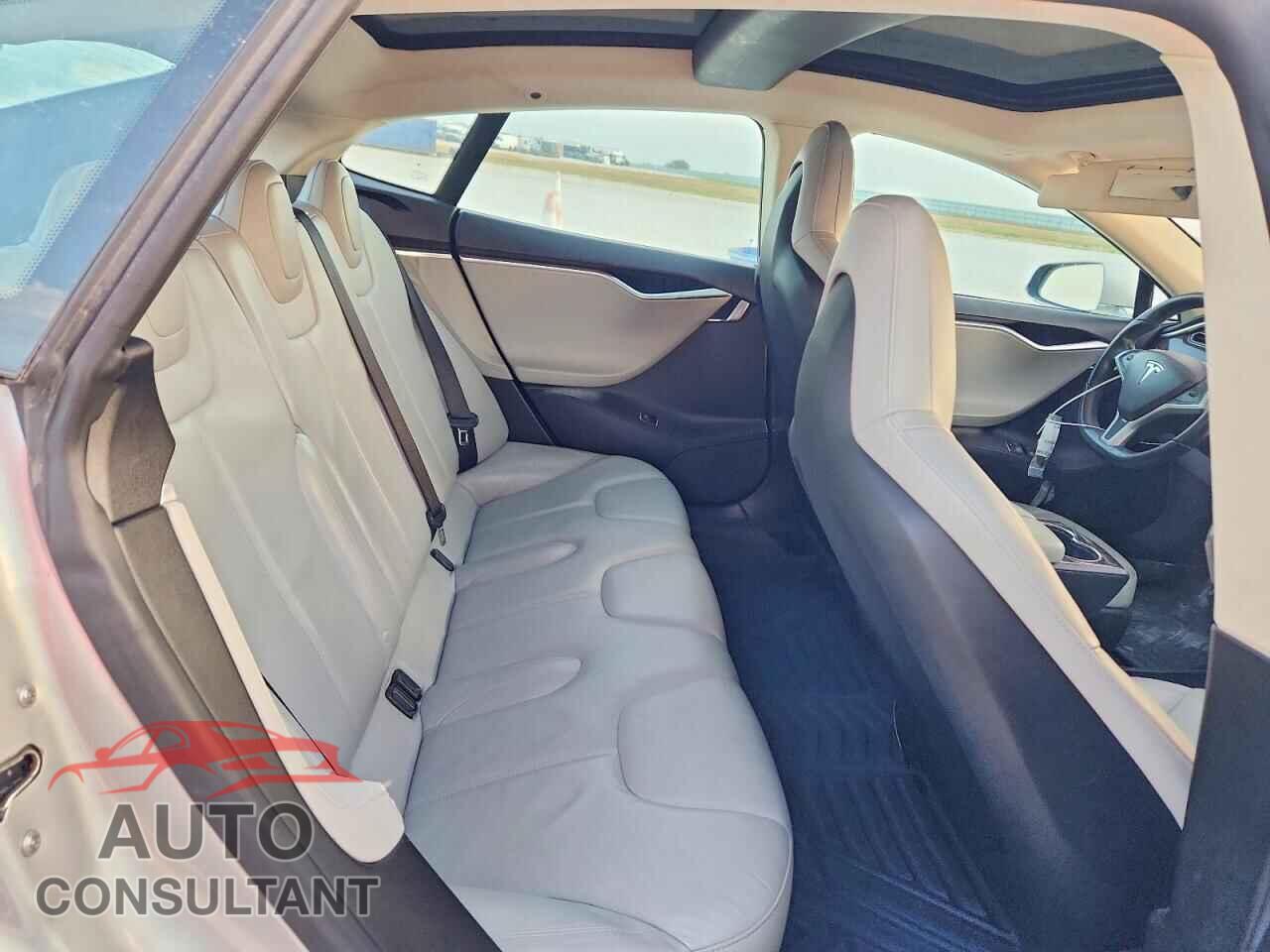 TESLA MODEL S 2013 - 5YJSA1CN0DFP17301