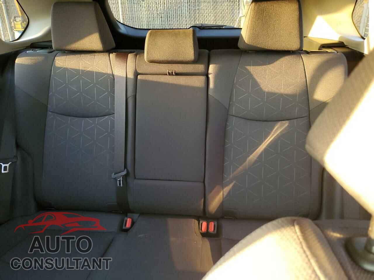 TOYOTA RAV4 2019 - JTMP1RFV2KD014867