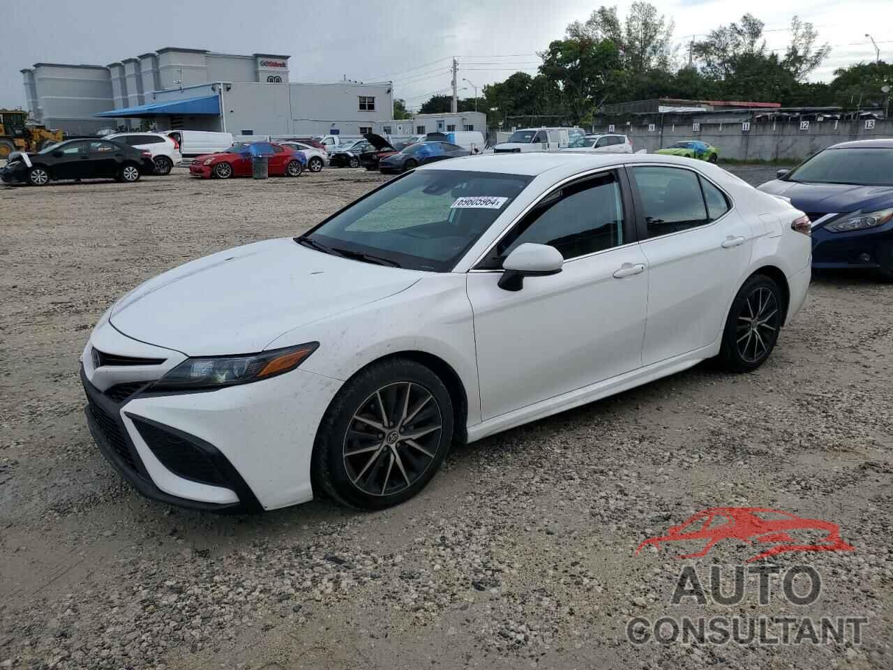 TOYOTA CAMRY 2021 - 4T1G11AK0MU540248