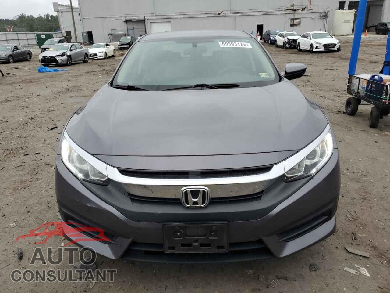 HONDA CIVIC 2017 - 2HGFC2F59HH546868