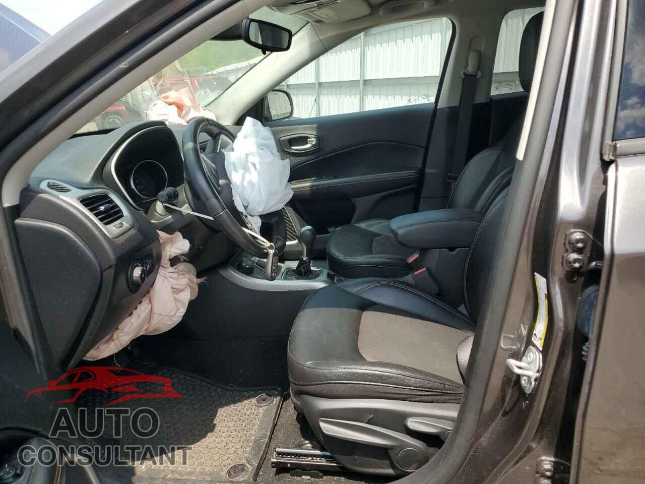 JEEP COMPASS 2020 - 3C4NJDBB6LT240024