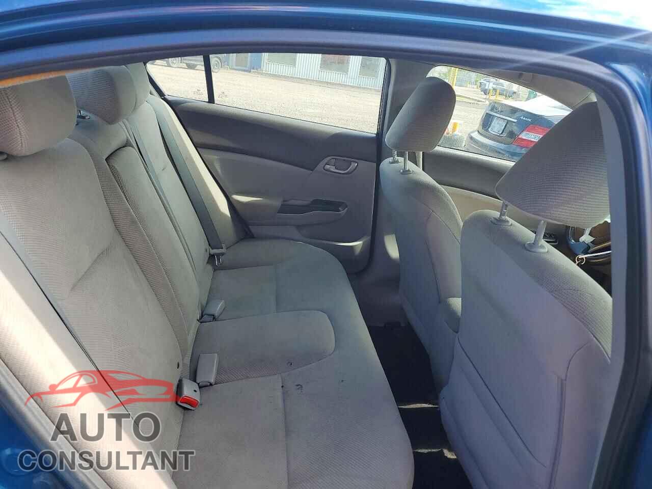 HONDA CIVIC 2012 - 2HGFB2F47CH028745