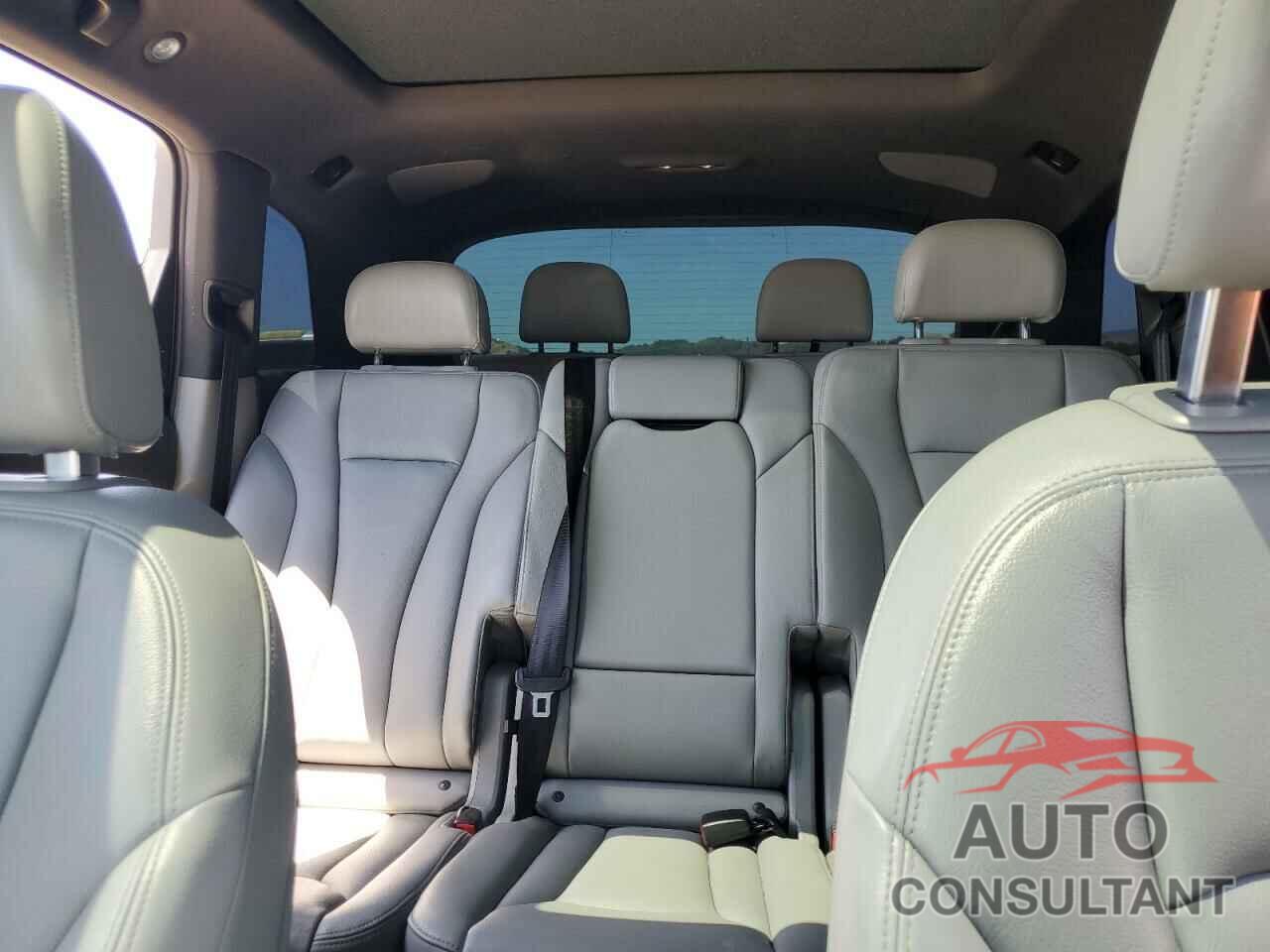 AUDI Q7 2019 - WA1LAAF79KD016630