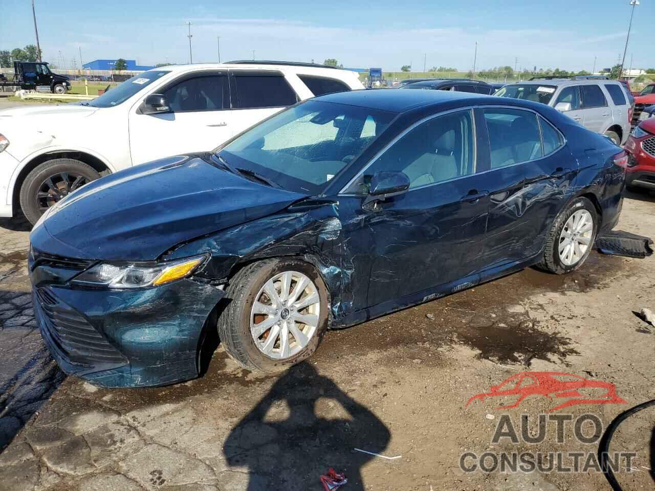 TOYOTA CAMRY 2018 - 4T1B11HK7JU526004