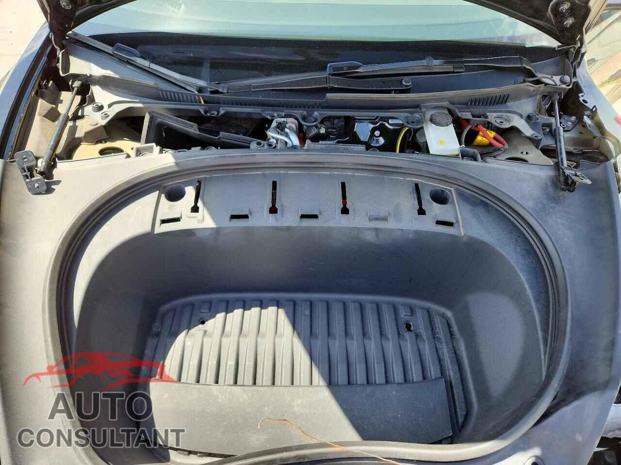 TESLA MODEL 3 2024 - 5YJ3E1EA6RF739488