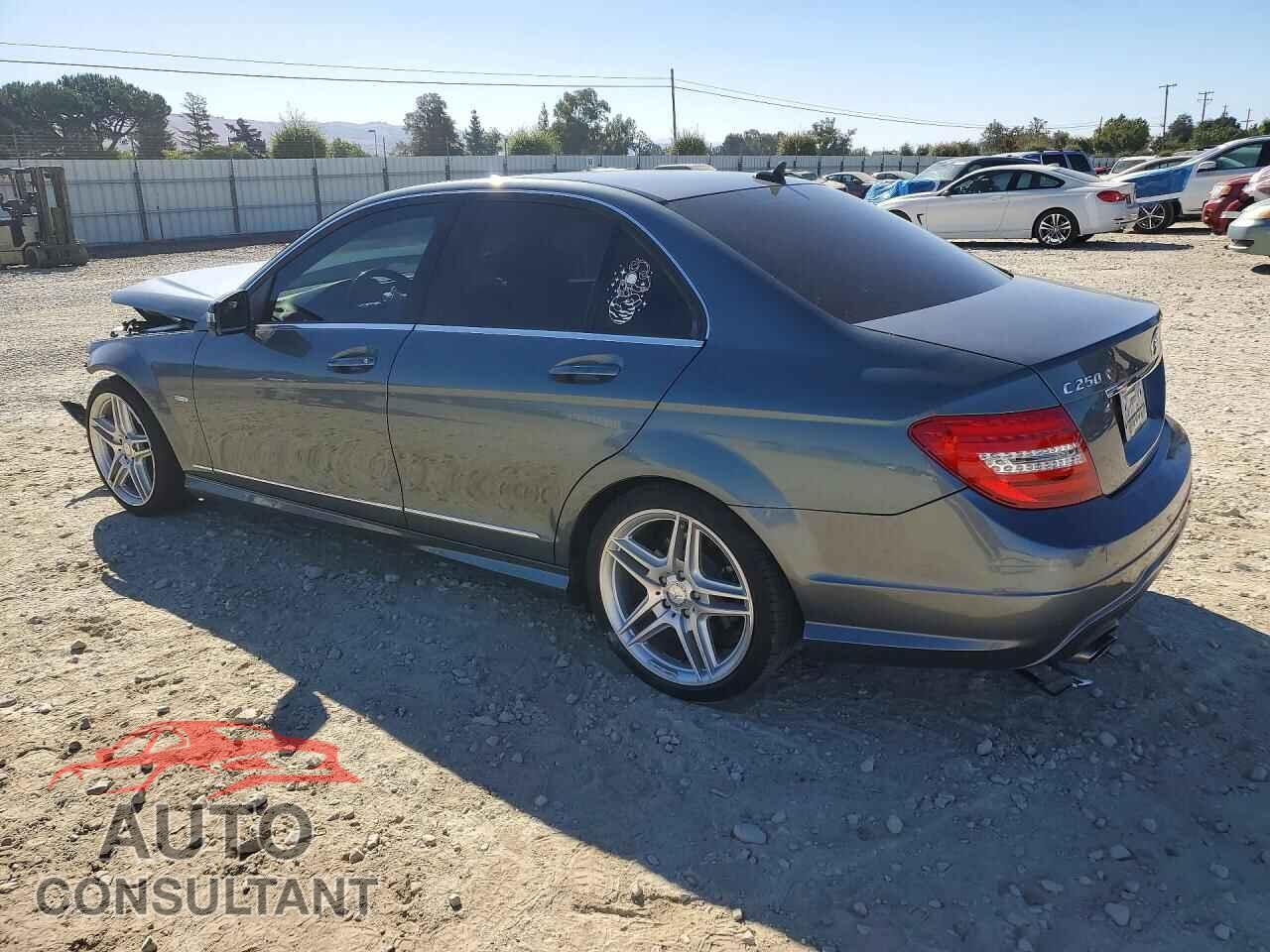 MERCEDES-BENZ C-CLASS 2012 - WDDGF4HB7CR240422