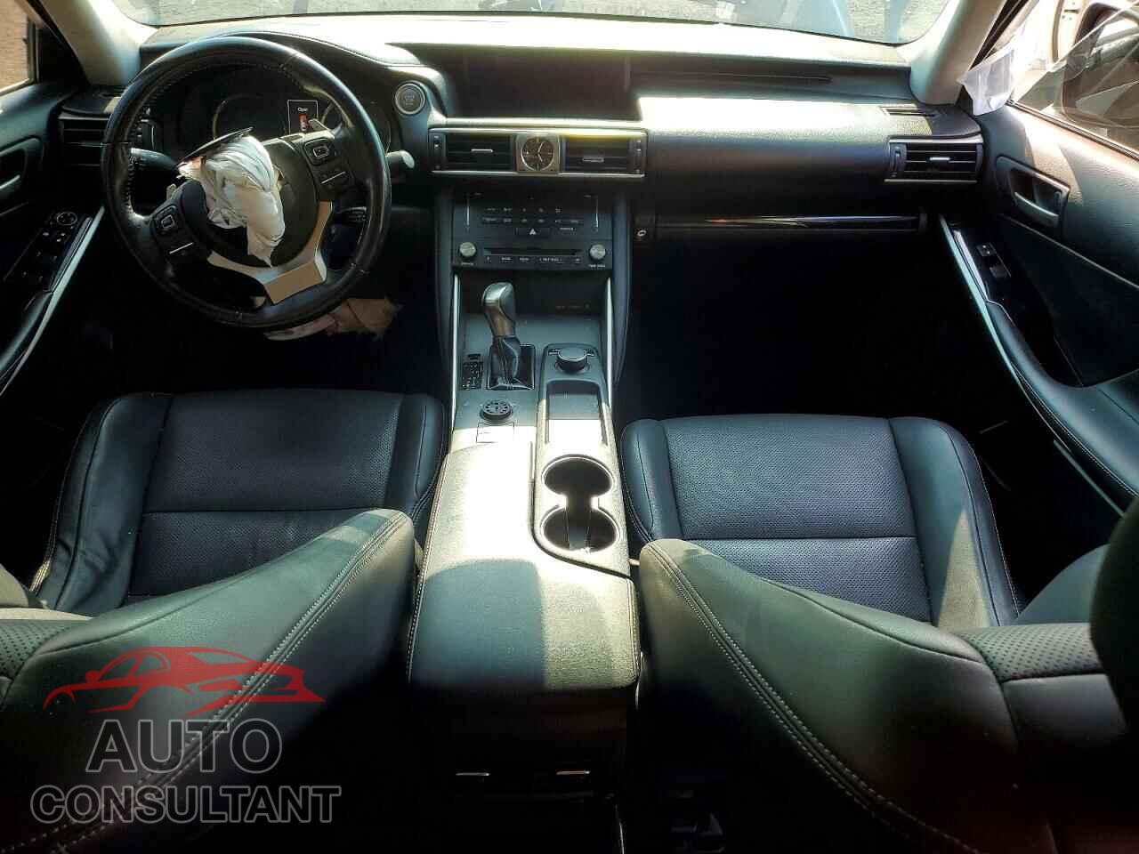 LEXUS IS 2017 - JTHBA1D22H5039211