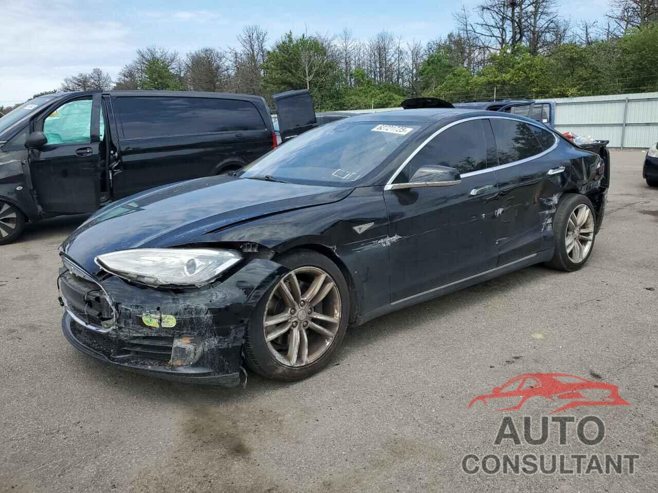 TESLA MODEL S 2015 - 5YJSA1E13FF111052