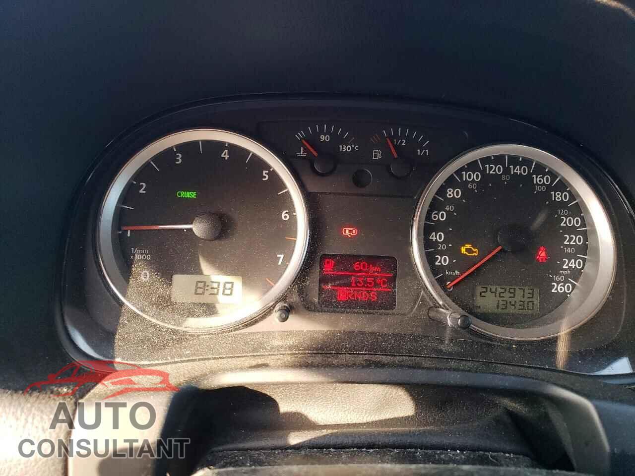 VOLKSWAGEN GOLF 2010 - 9BWEL4BE2A4000241