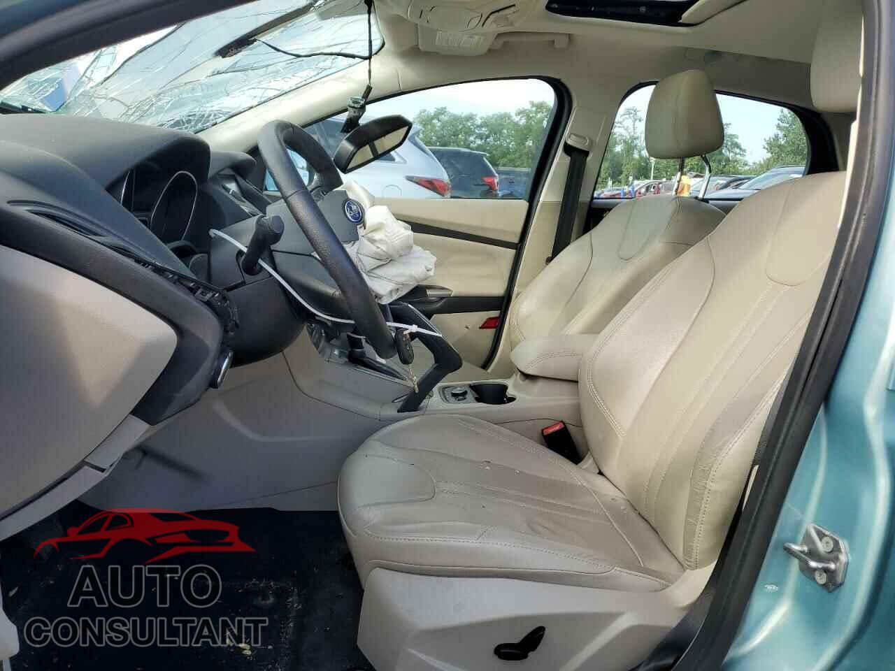 FORD FOCUS 2012 - 1FAHP3M26CL381387