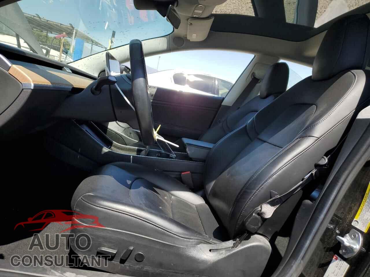 TESLA MODEL 3 2018 - 5YJ3E1EA9JF010714
