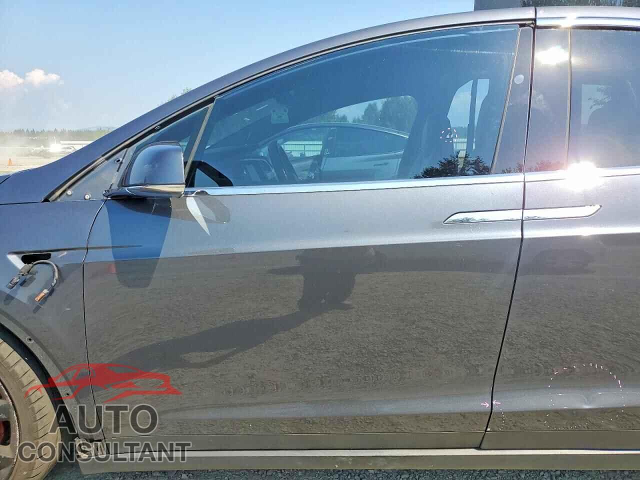 TESLA MODEL X 2017 - 5YJXCAE42HF041573