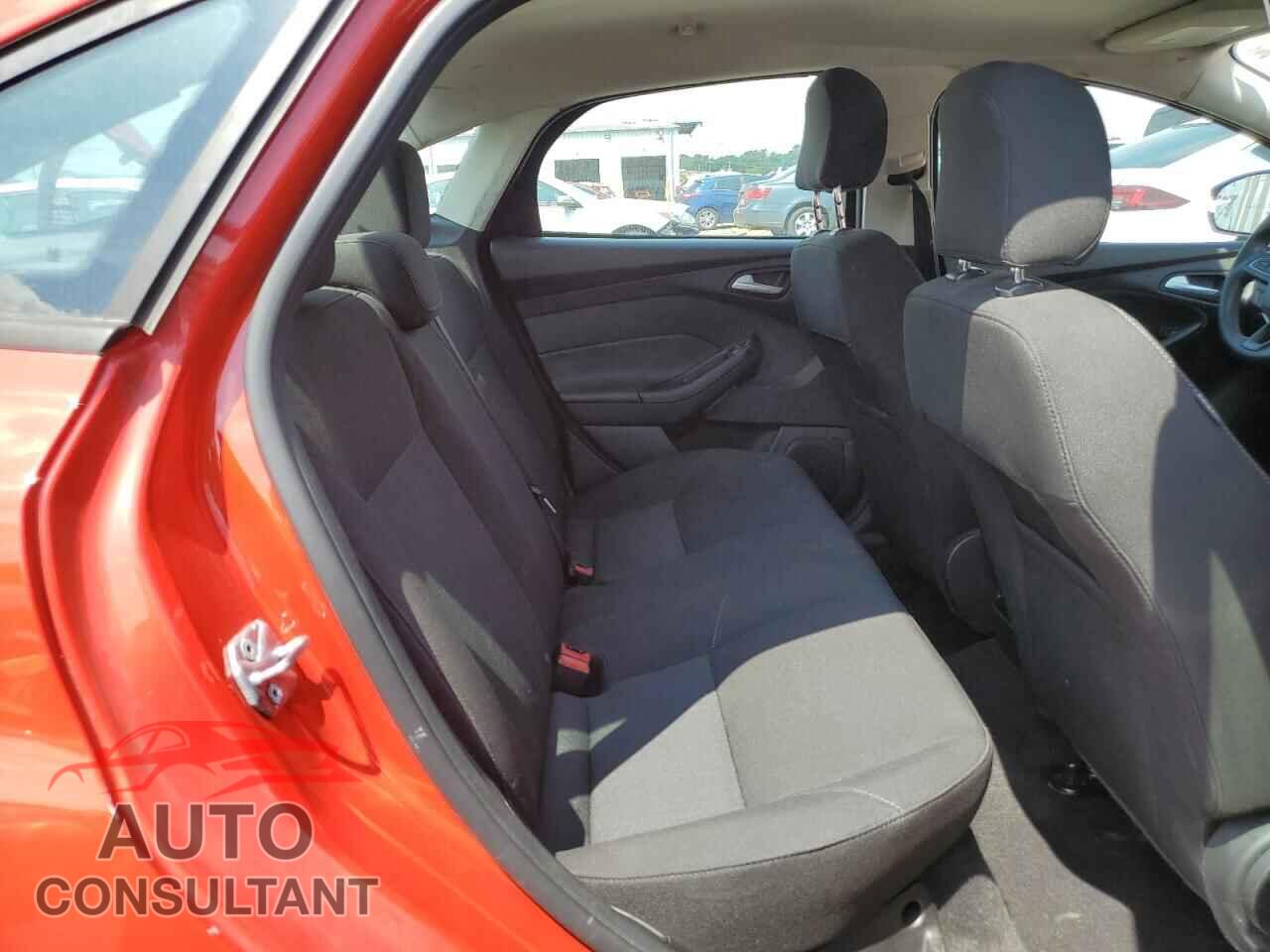 FORD FOCUS 2017 - 1FADP3F23HL312594