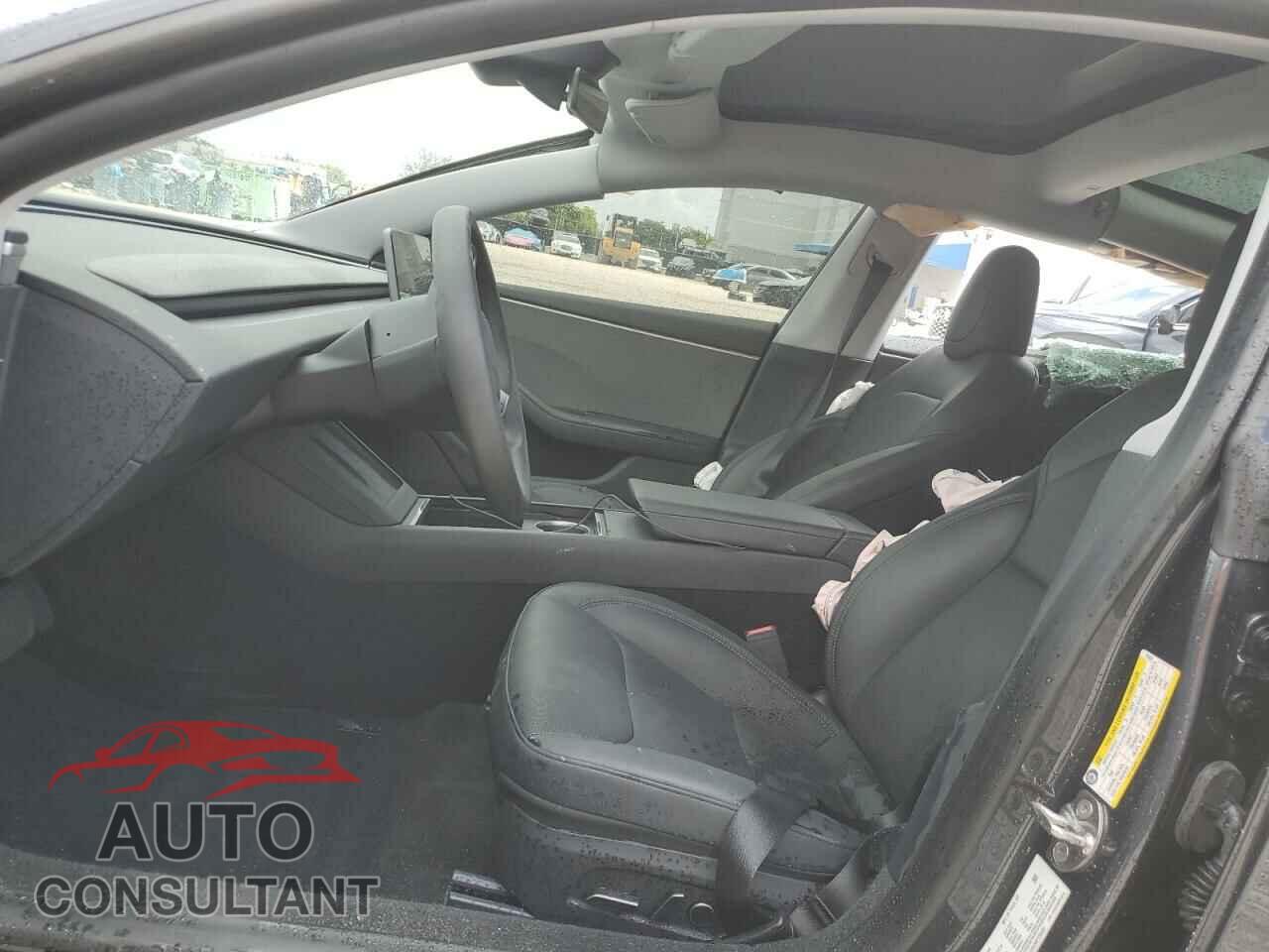 TESLA MODEL 3 2024 - 5YJ3E1EA3RF726830