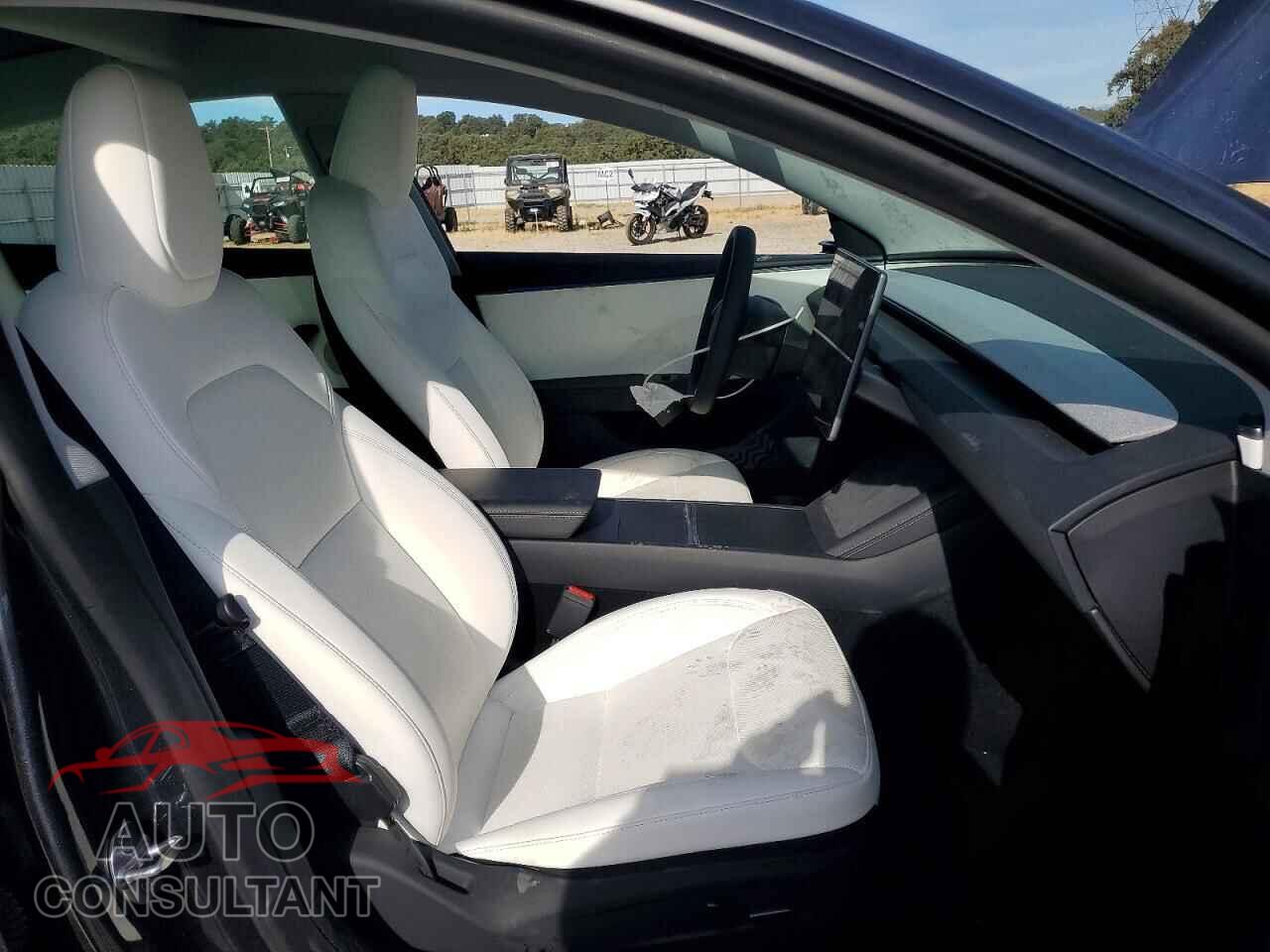 TESLA MODEL 3 2026 - 5YJ3E1EA2TF165818