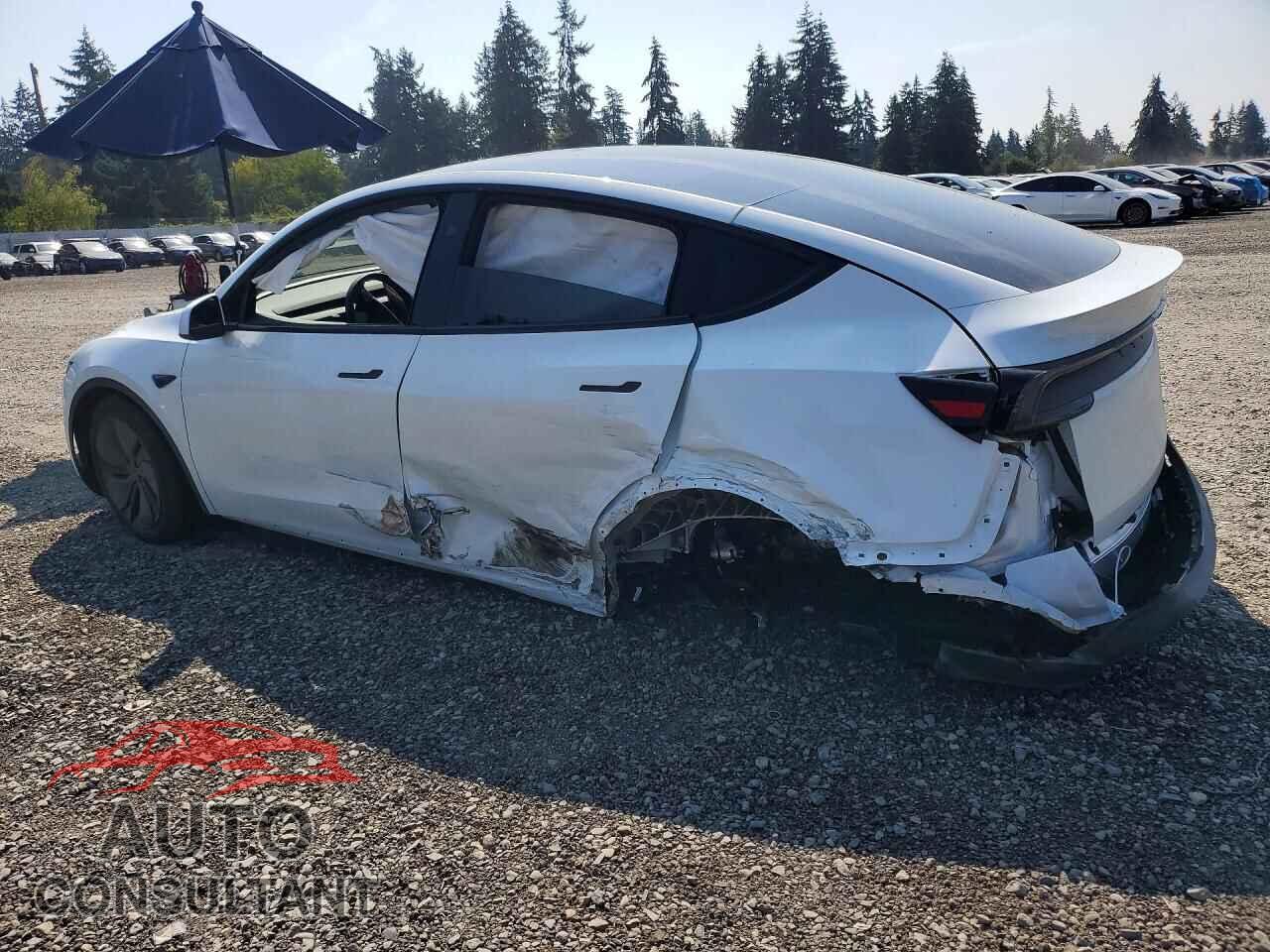 TESLA MODEL Y 2026 - 7SAYGDEDXTF459577