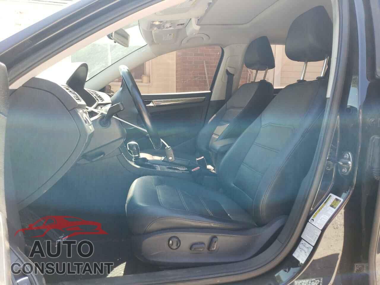 VOLKSWAGEN PASSAT 2017 - 1VWBT7A31HC024221