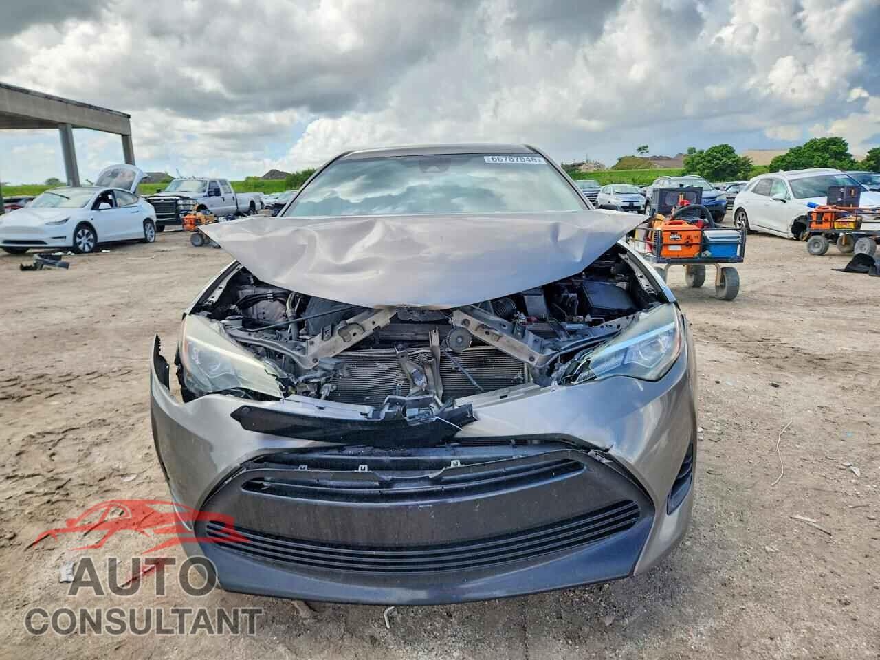 TOYOTA COROLLA 2017 - 5YFBURHE8HP651380