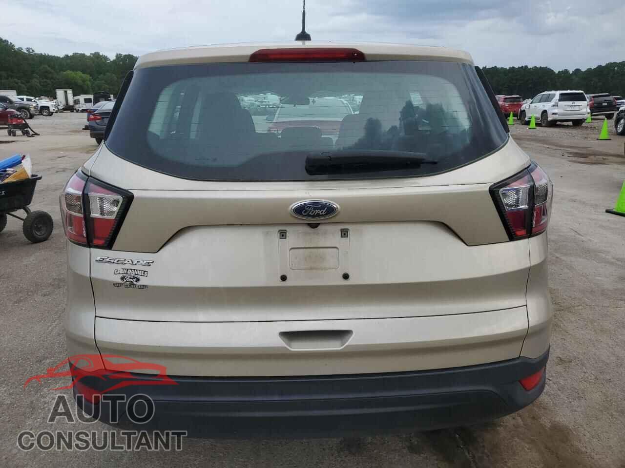 FORD ESCAPE 2017 - 1FMCU0F73HUC19122
