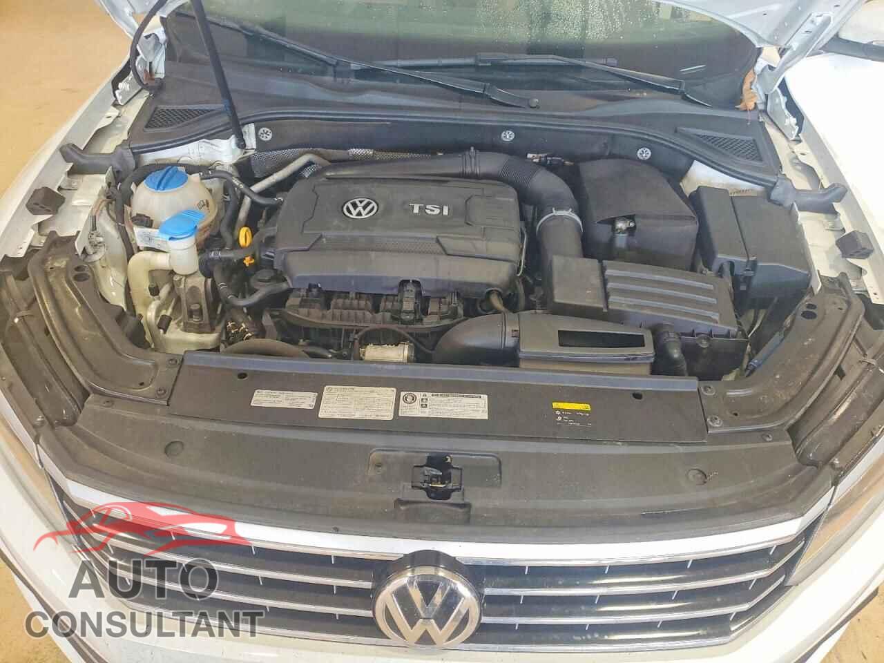 VOLKSWAGEN PASSAT 2017 - 1VWCT7A33HC071500