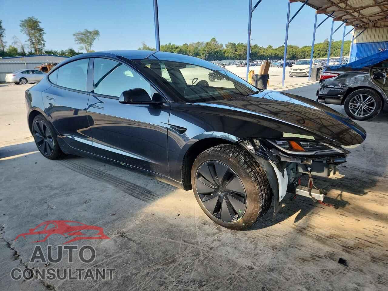 TESLA MODEL 3 2025 - 5YJ3E1EA2SF904779