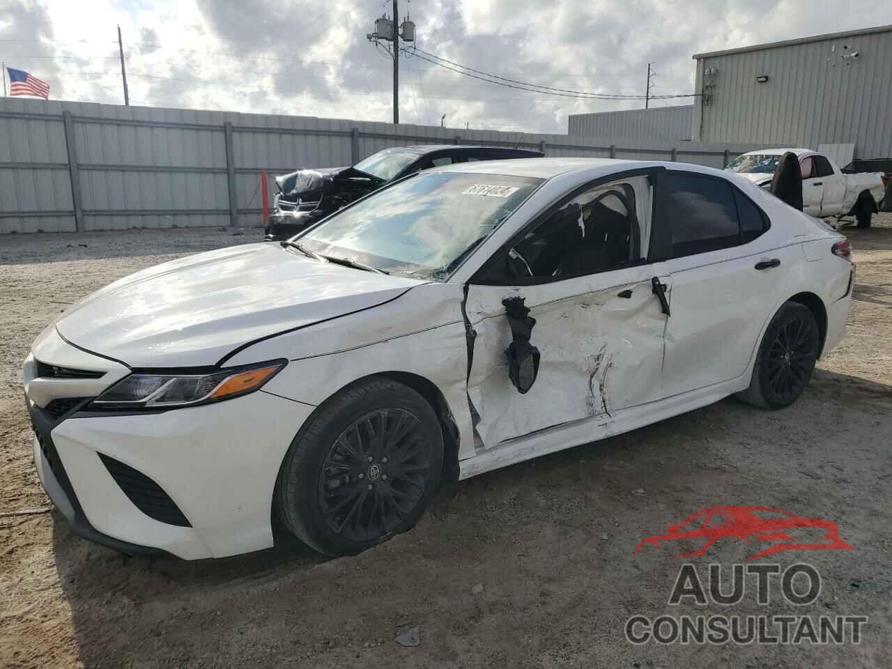 TOYOTA CAMRY 2020 - 4T1G11AK6LU400509