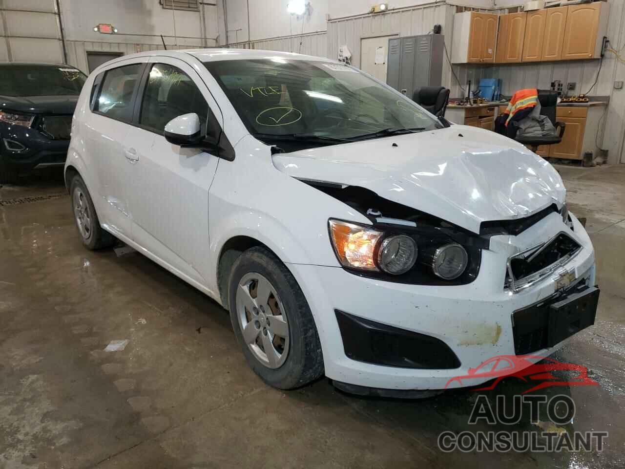 CHEVROLET SONIC 2016 - 1G1JA6SH9G4172031