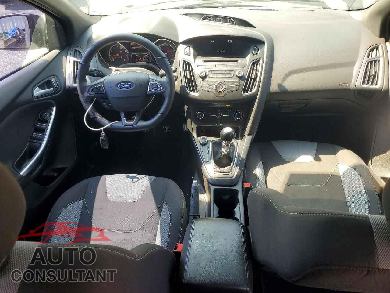 FORD FOCUS 2016 - 1FADP3L96GL287593