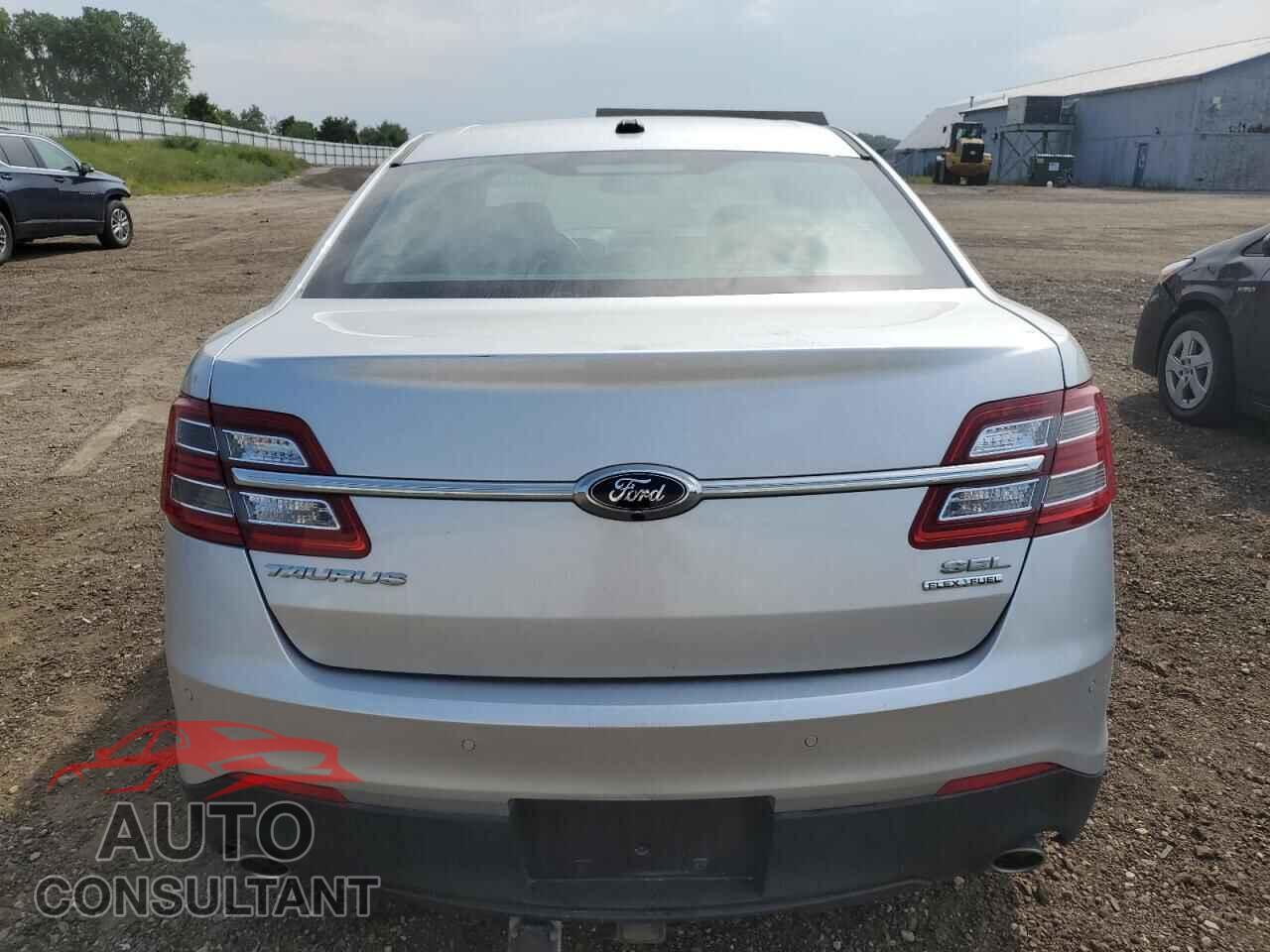 FORD TAURUS 2015 - 1FAHP2E80FG177467