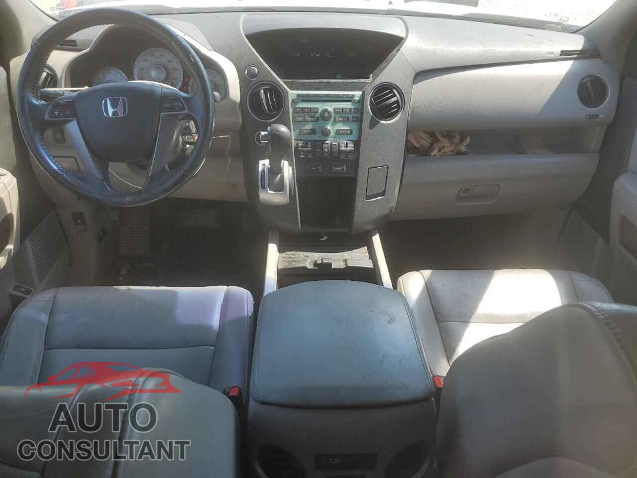 HONDA PILOT 2011 - 5FNYF4H51BB031500