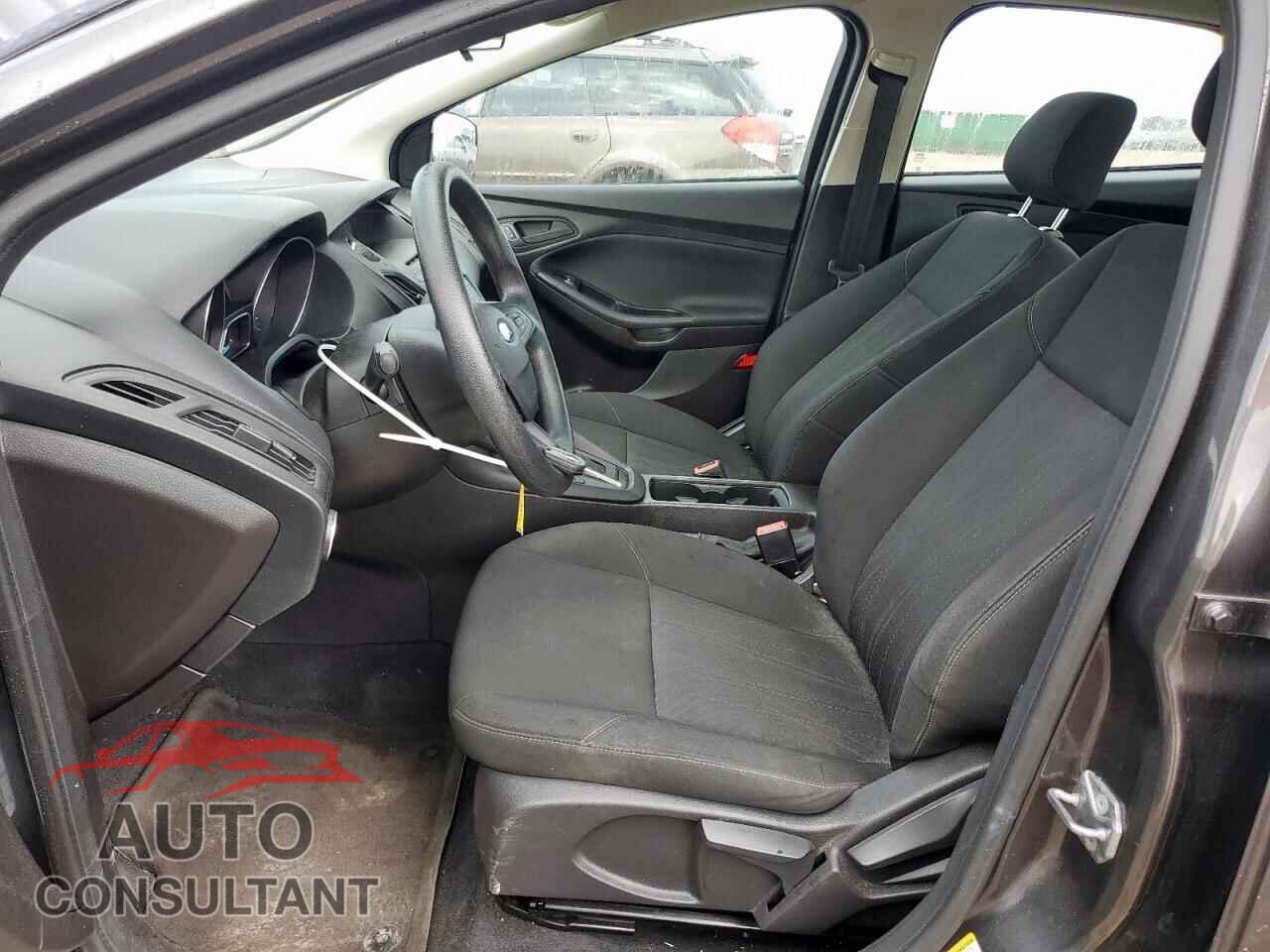 FORD FOCUS 2015 - 1FADP3E25FL357101