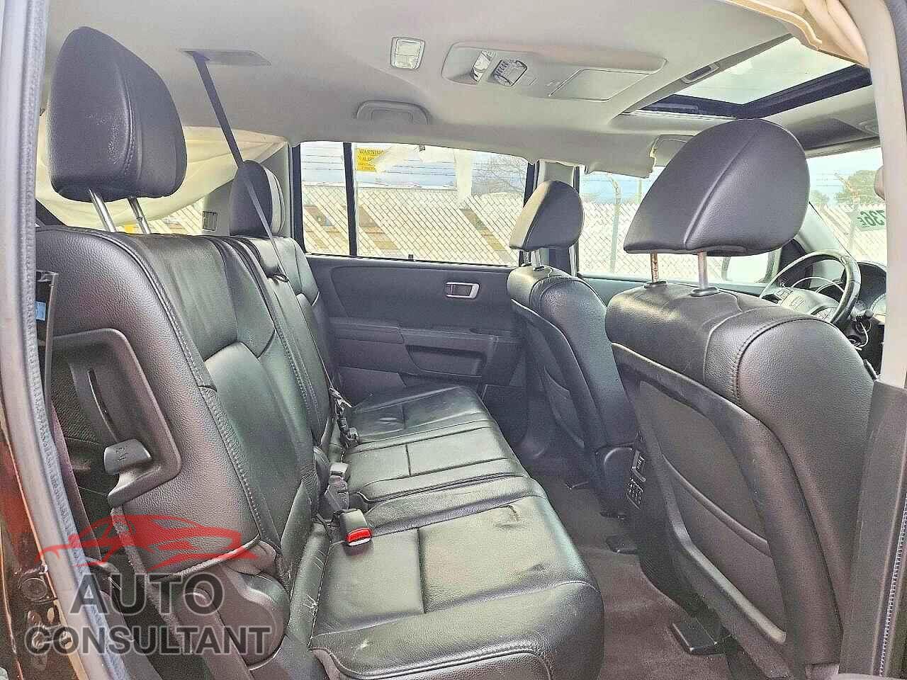 HONDA PILOT 2013 - 5FNYF4H98DB008723