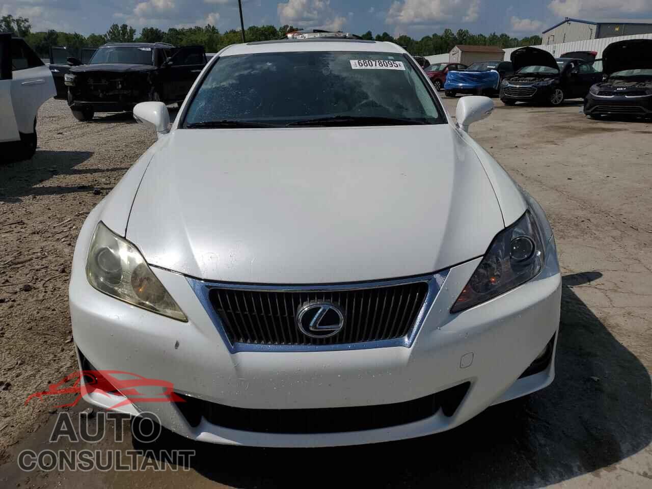 LEXUS IS 2011 - JTHCF5C25B5050936