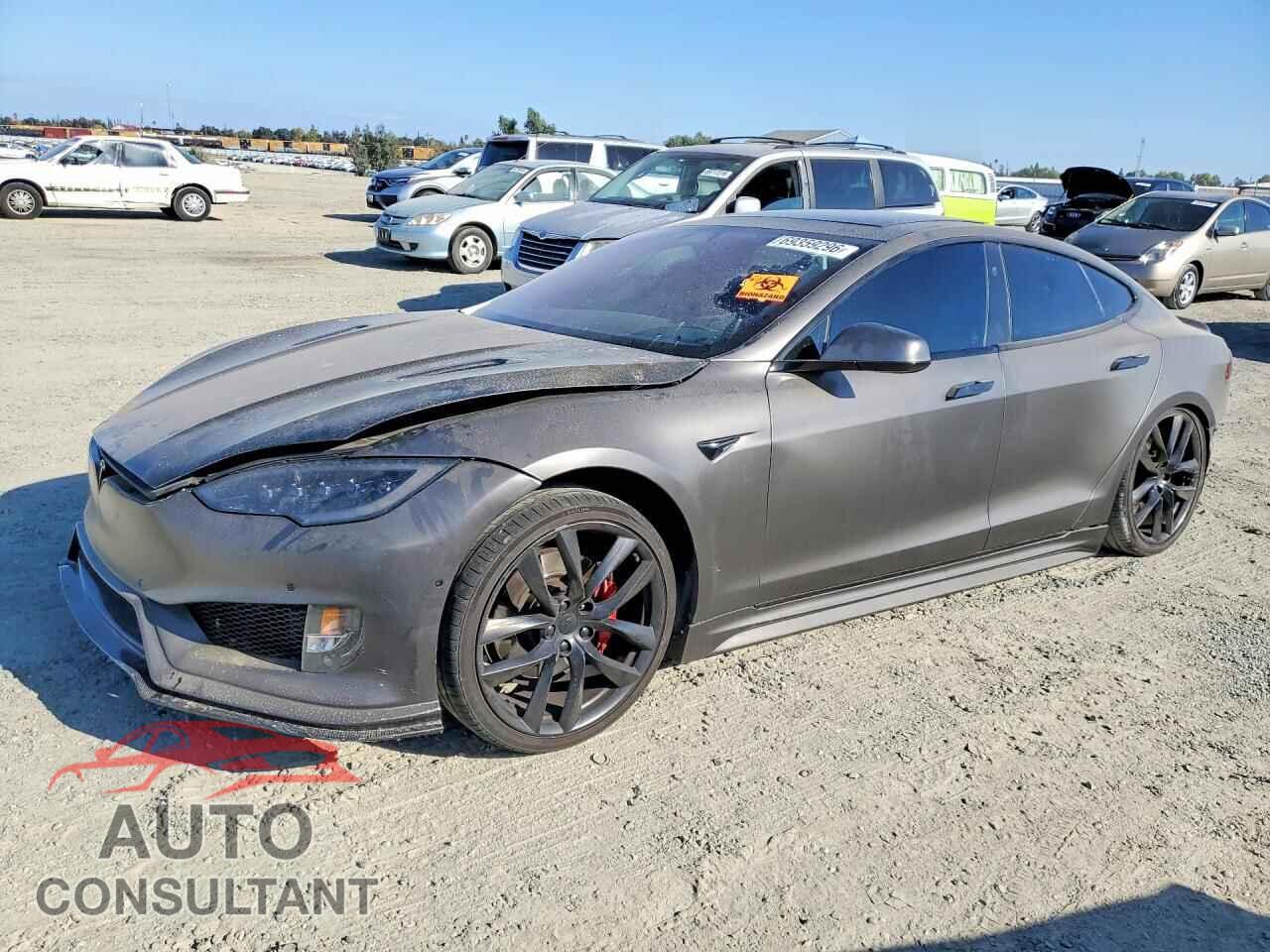 TESLA MODEL S 2018 - 5YJSA1E48JF295424