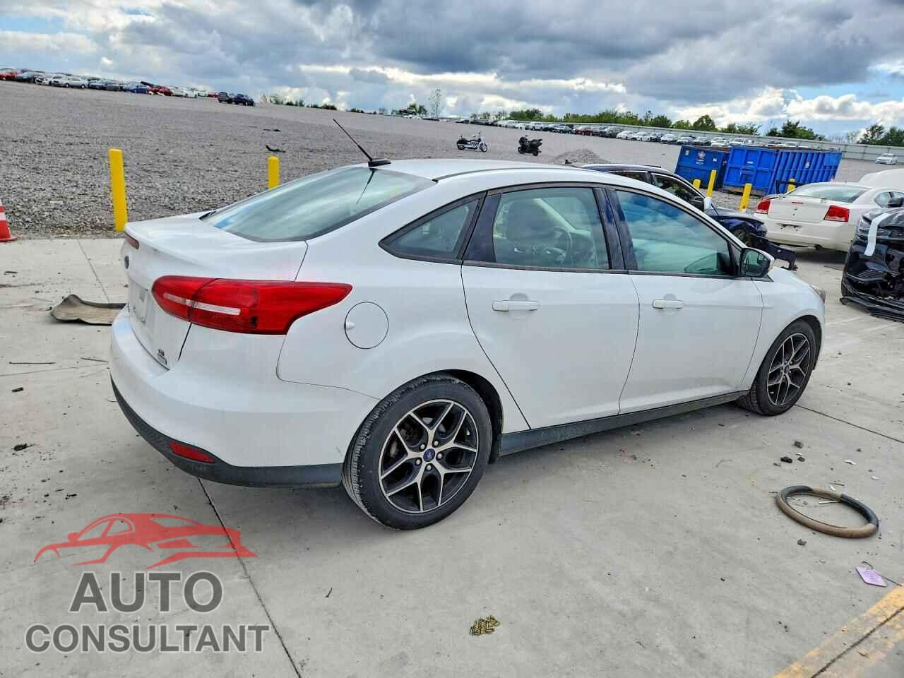 FORD FOCUS 2017 - 1FADP3FE8HL273057