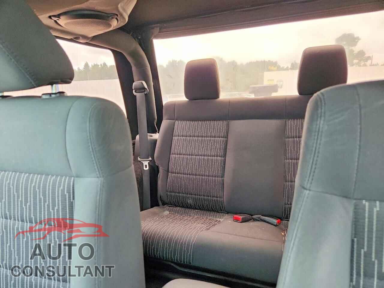 JEEP WRANGLER 2011 - 1J4AA2D10BL579664
