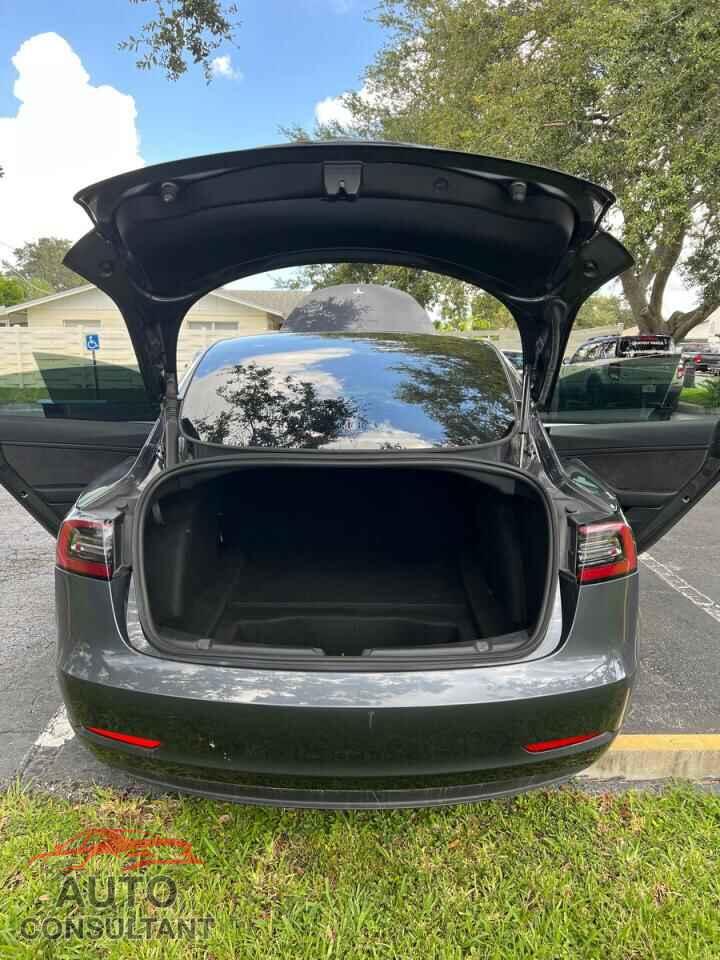 TESLA MODEL 3 2023 - 5YJ3E1EA5PF614799