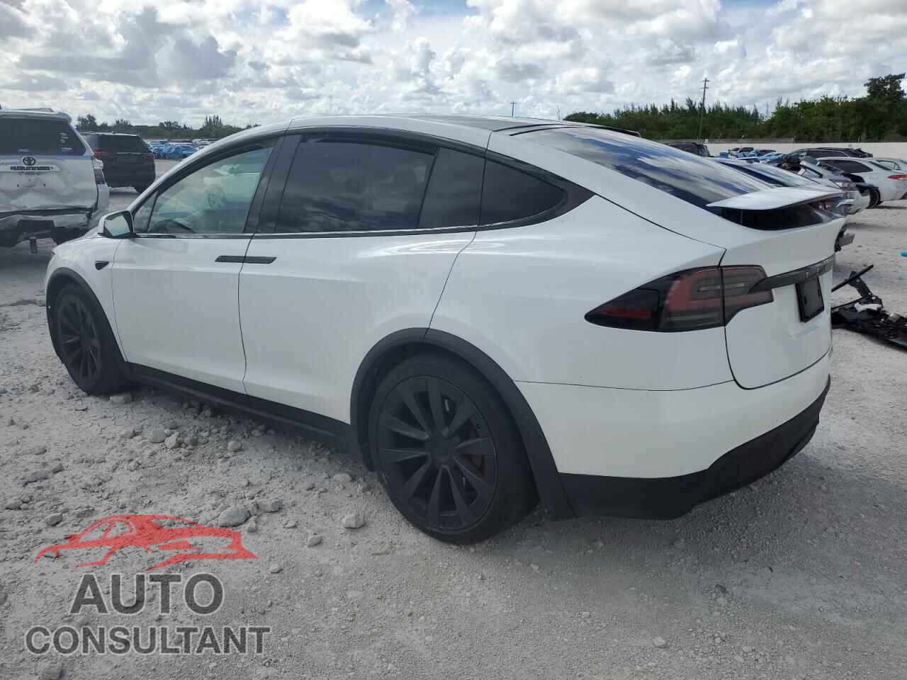 TESLA MODEL X 2023 - 7SAXCBE67PF384100