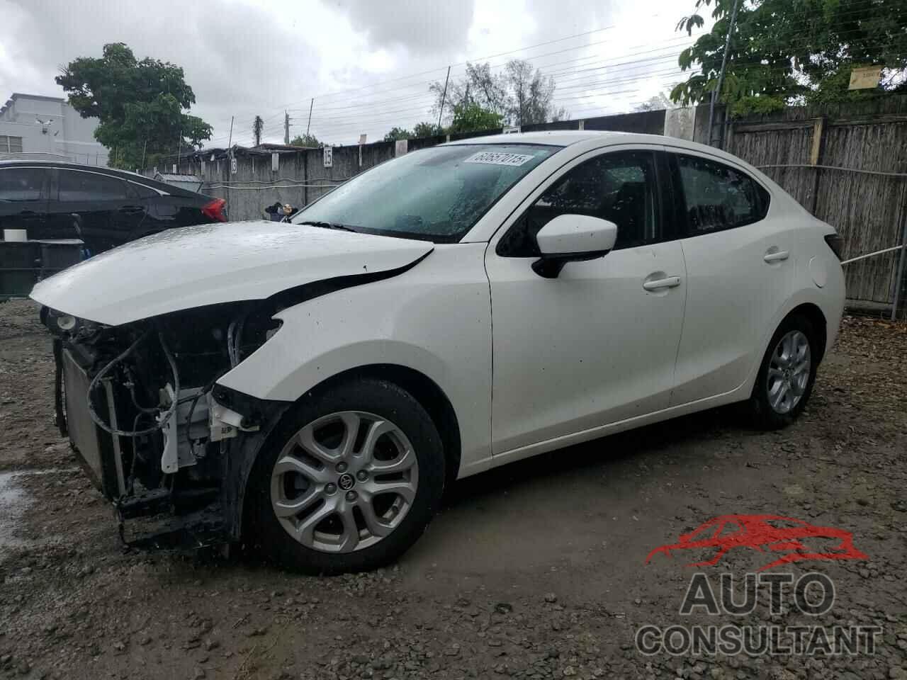 TOYOTA YARIS 2017 - 3MYDLBYV0HY177395