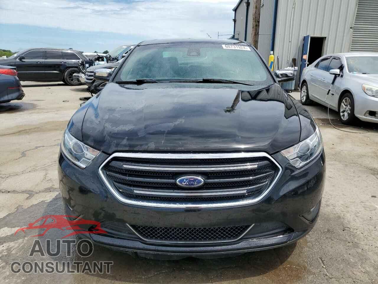 FORD TAURUS 2017 - 1FAHP2F89HG111646