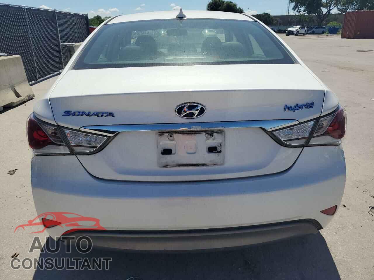 HYUNDAI SONATA 2012 - KMHEC4A42CA032867