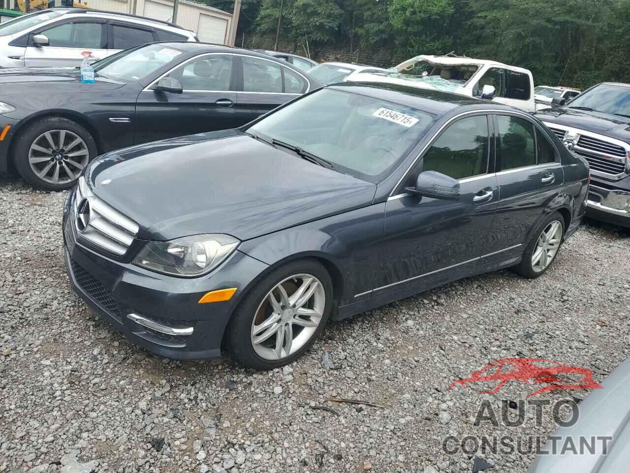 MERCEDES-BENZ C-CLASS 2013 - WDDGF4HB2DR285415