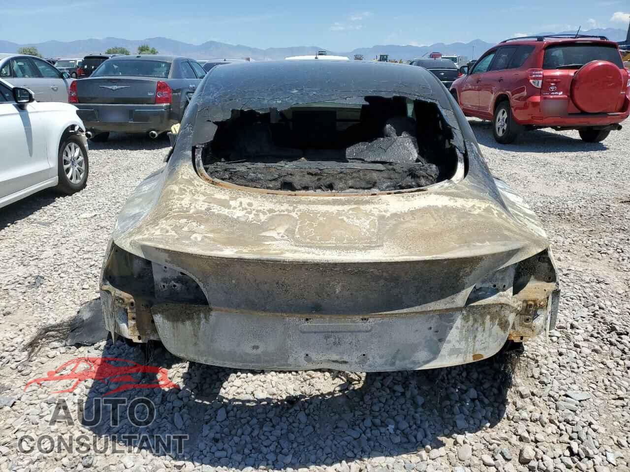 TESLA MODEL 3 2018 - 5YJ3E1EB4JF119042
