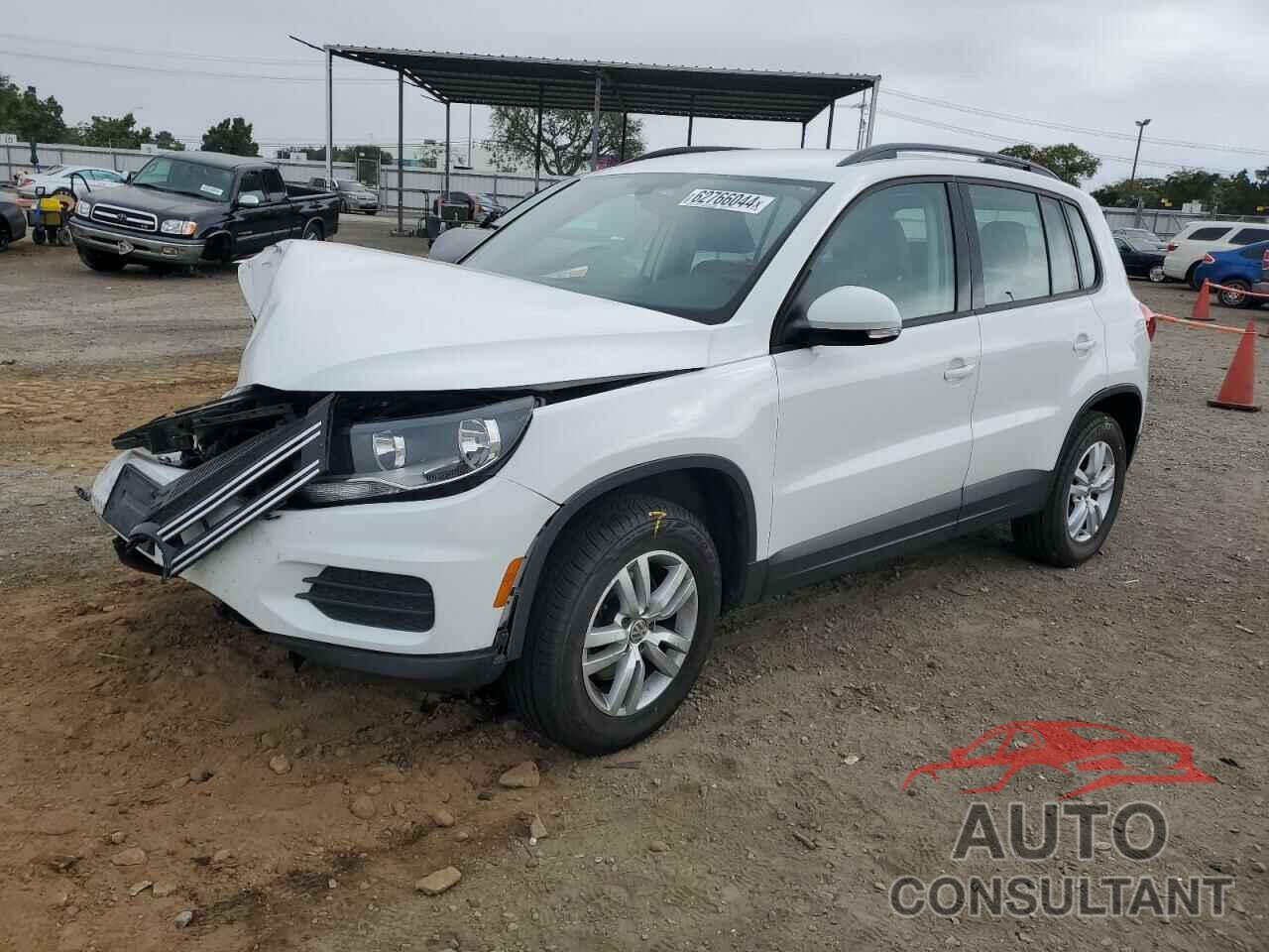 VOLKSWAGEN TIGUAN 2017 - WVGAV7AX4HK005742