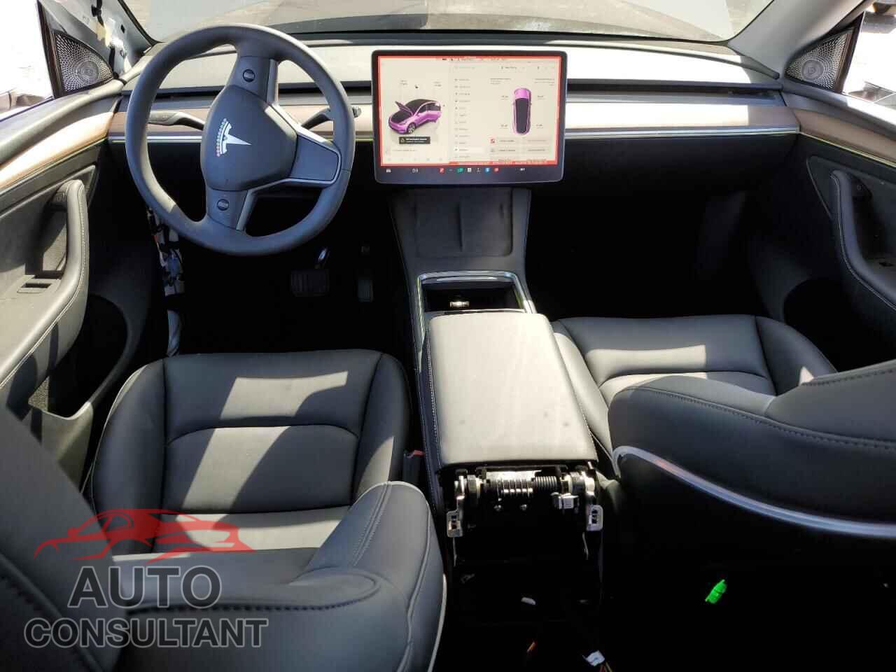 TESLA MODEL Y 2024 - 7SAYGDEE5RF090807