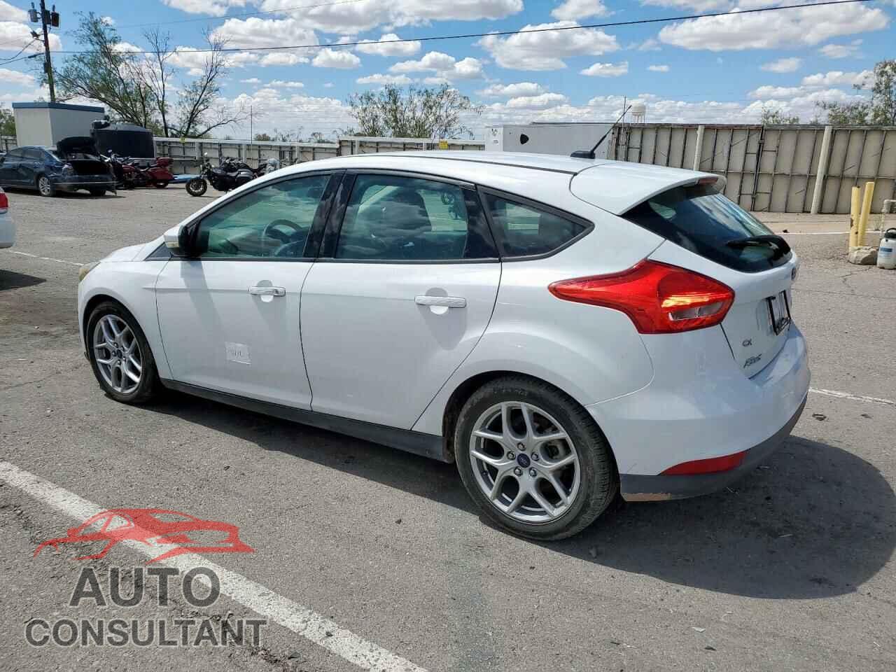 FORD FOCUS 2015 - 1FADP3K21FL261552