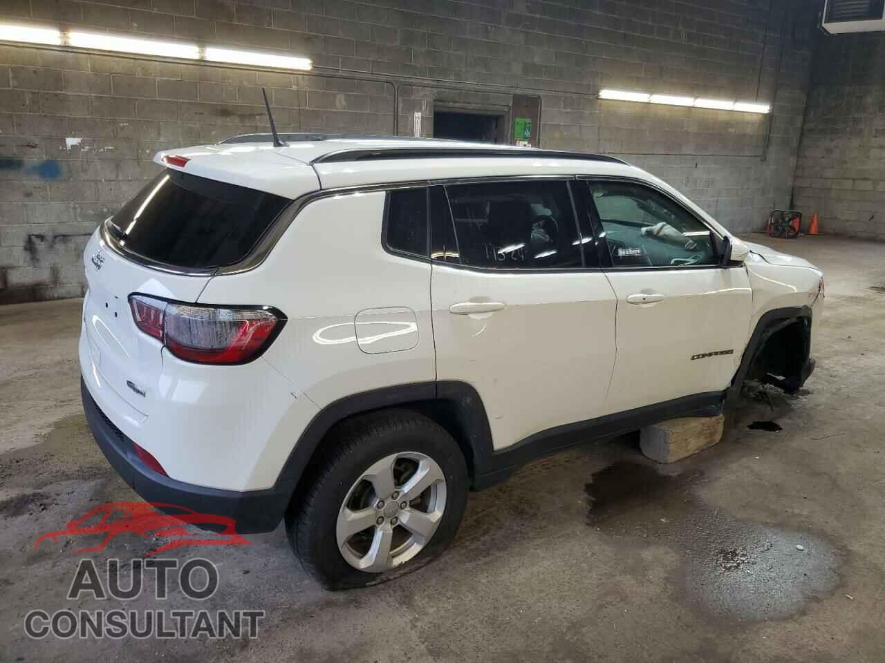 JEEP COMPASS 2018 - 3C4NJDBB5JT283329