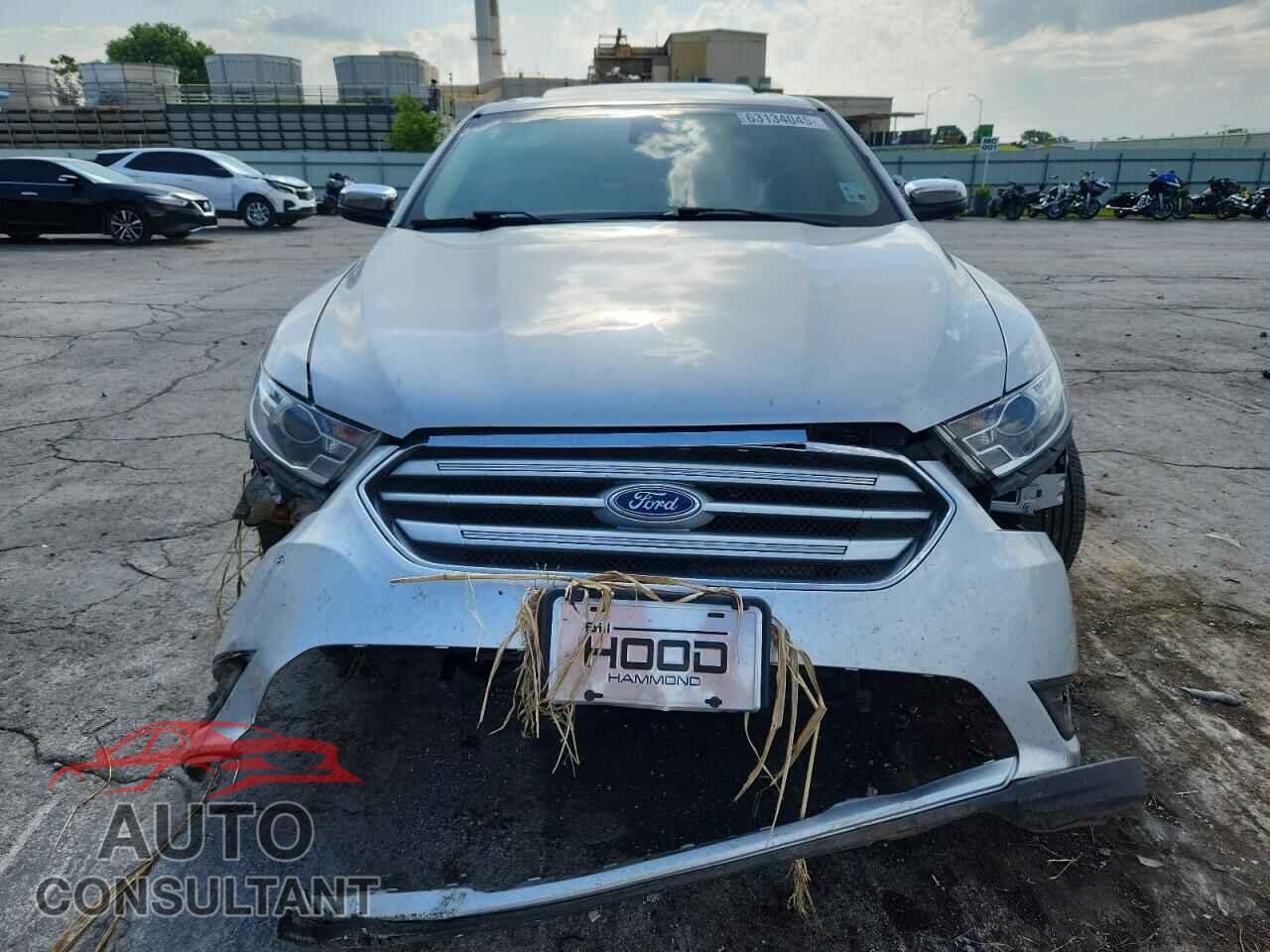 FORD TAURUS 2019 - 1FAHP2F84KG111433
