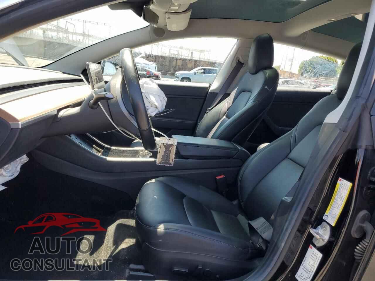 TESLA MODEL 3 2018 - 5YJ3E1EA4JF052319